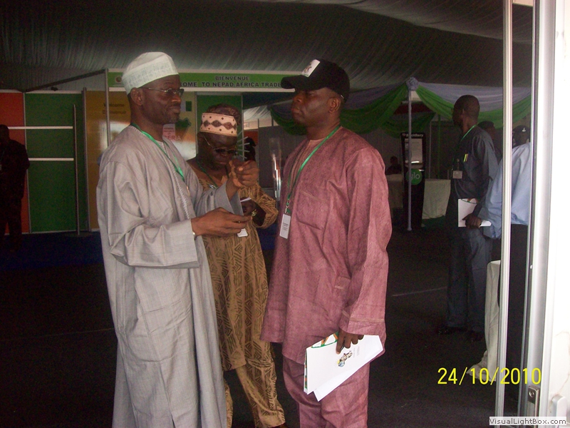 the_special_adviser_to_the_nigerian_president_on_nepad,_dr._tunji_olagunju_(left)_and_ceo_african_trade_centre